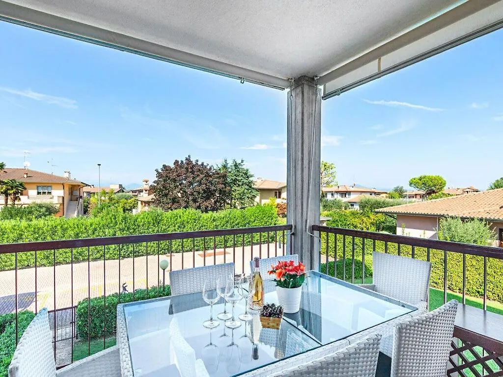 Lugana Point Comfortable Holiday Residence location